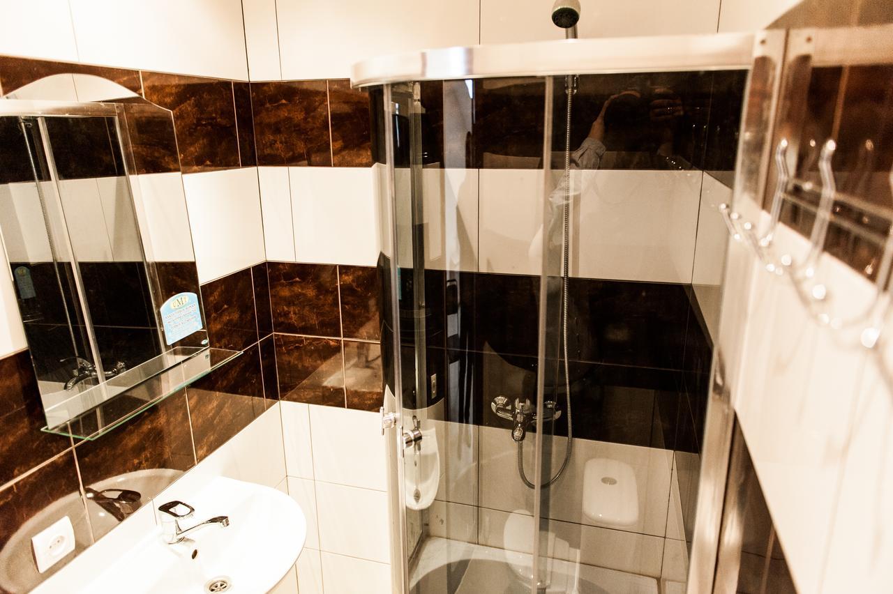 Minihotel Freedom リヴィウ エクステリア 写真