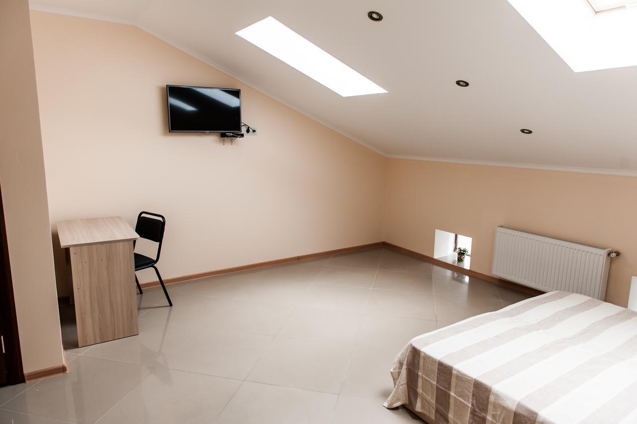 Minihotel Freedom リヴィウ エクステリア 写真