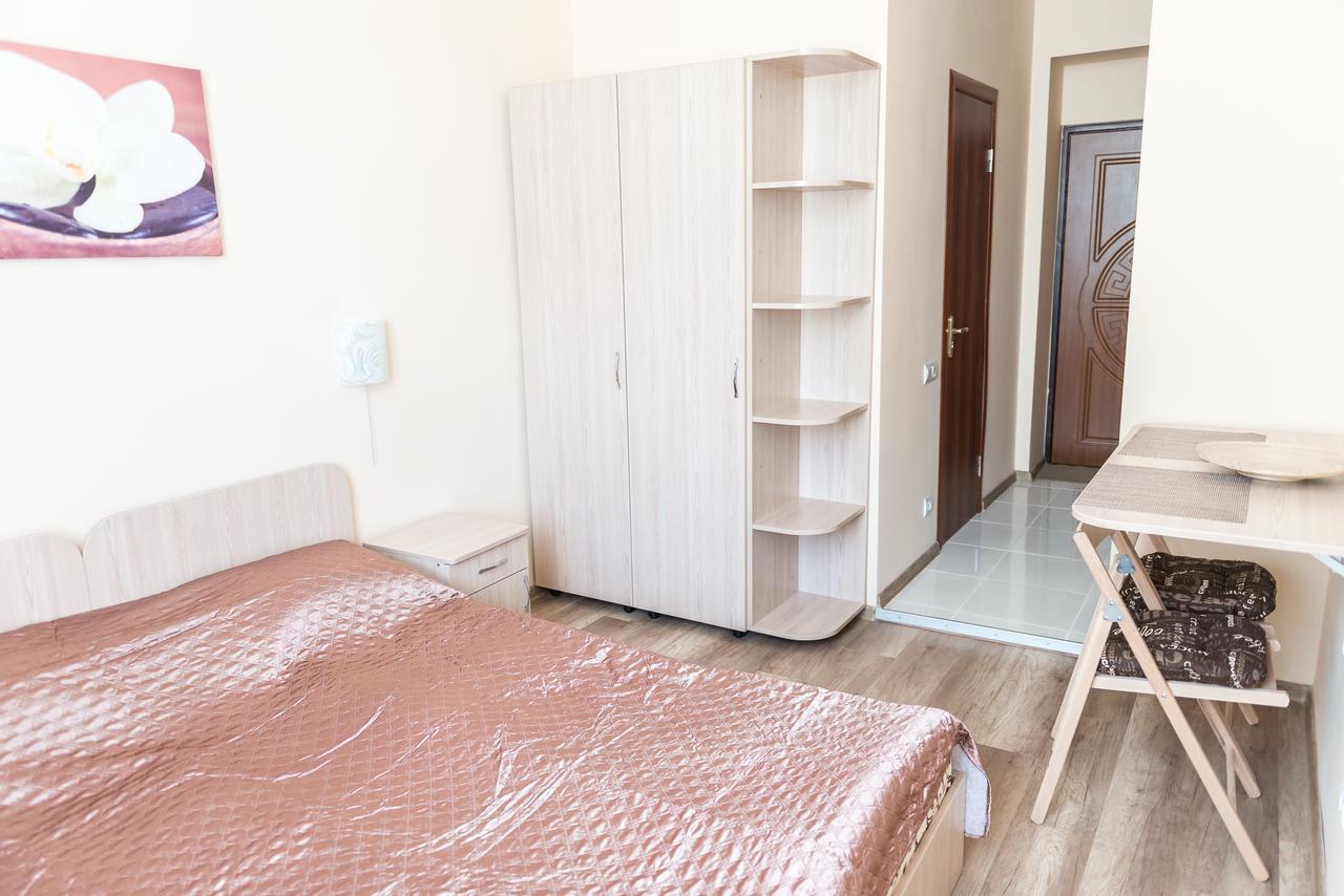Minihotel Freedom リヴィウ エクステリア 写真